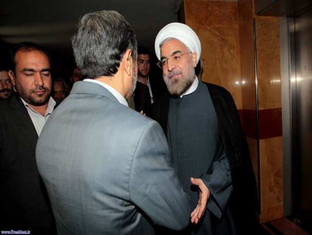 آقای روحانی!خودتان چه دسته گلی به سر ملت زده اید؟!