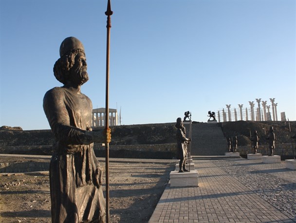 سفر به دور دنیا در مجموعه پارک ملل ملایر+عکس