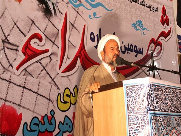 در پاسداری از حریم ولایت با تمام فرجام و برجامشان کوتاه نمی آئیم