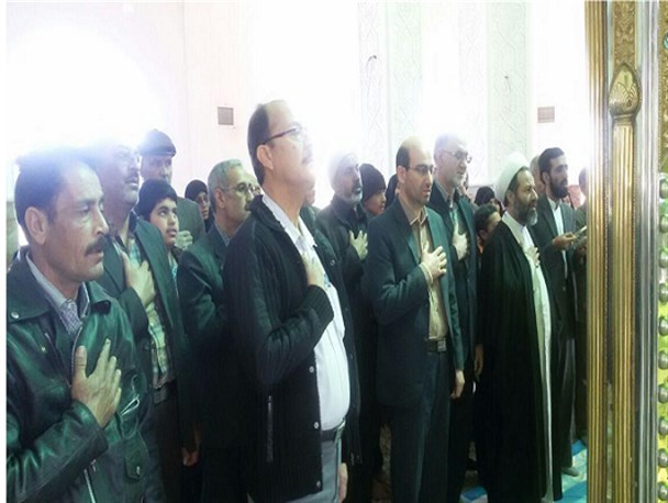 غبارروبی و عطرافشانی امامزاده احمد(ع) تیران/ تصاویر