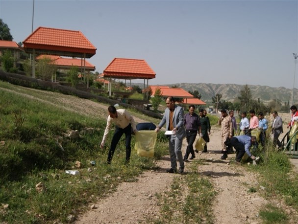 پاکسازی زباله های نگین جنوب کشور در شهرستان چرام + تصاویر