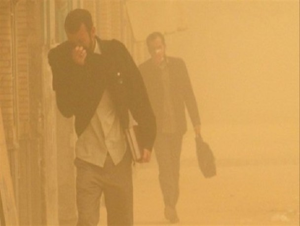 خانه تکانی آسمان زاهدان در روزهای پایان سال!