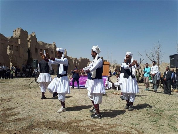 برگزاری هشت نوروزگاه در سراب‌ها و مناطق تفریحی نهاوند