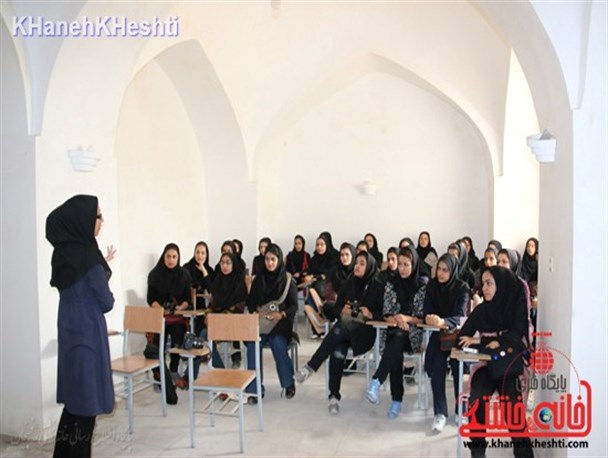 کارگاه آموزش عکاسی در بزرگترین خانه خشتی جهان برگزار شد