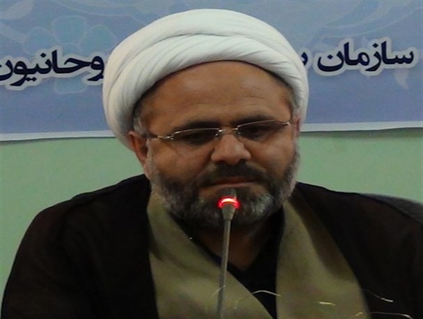 حیثیت تمام حجاج جهان اسلام در خطر است/ هزینه عمره را صرف نجات جوانان کشور از فحشا کنید