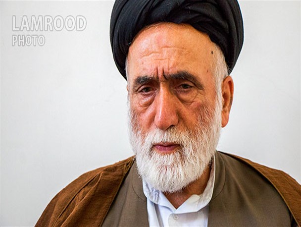 نیروی انتظامی، عروسی ها را کنترل کند/ لامرد به دیانت معروف است