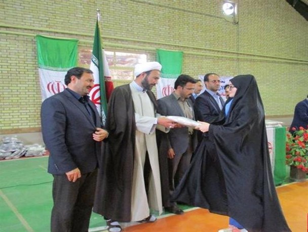 دانش آموزان و مربیان فعال قرآنی ، فرهنگی و هنری در چالدران تجلیل شدند
