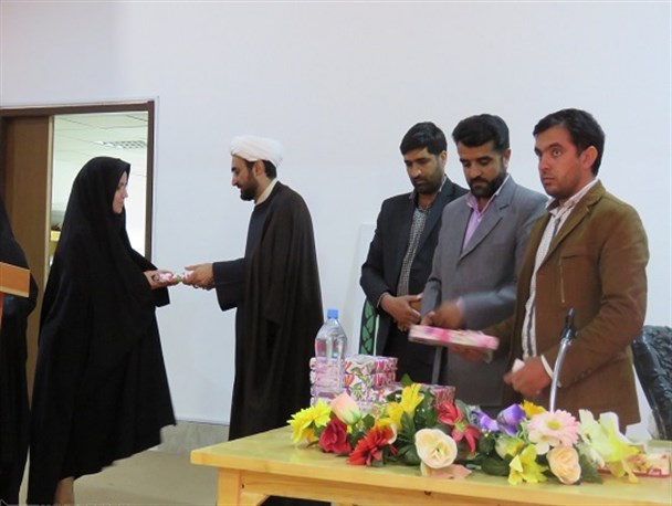 نشست بصیریتی خانواده کارکنان نیروی انتظامی شهرستان درمیان برگزار شد