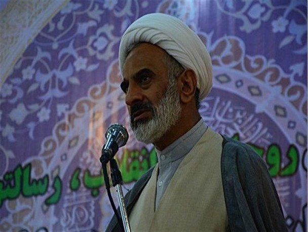 دشمن به دنبال گسستن پیوند عمیق امت با امام خویش است/ آنها به کمتر از دین شما راضی نمی شوند