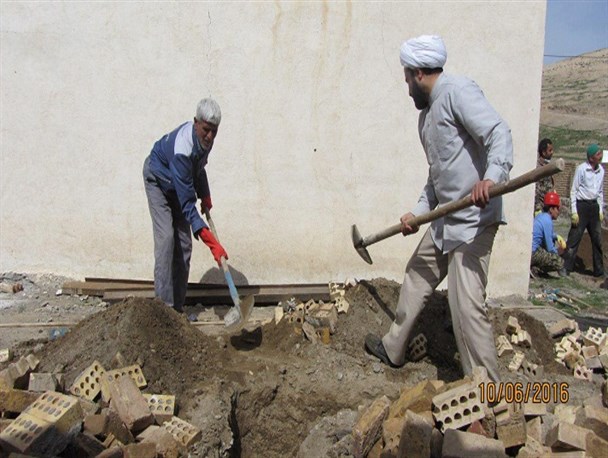 کمک رسانی جهادگران طرقبه شاندیز به زلزله زدگان سرخس