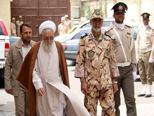 دیدار فرماندهان آجا در فارس با آیت الله ایمانی