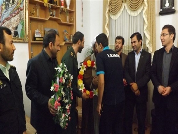 دیدار مسئولین شهرستانی باآیدین علیاری دوچرخه سوار ملکانی/تصاویر