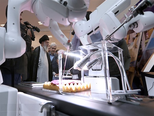 ایجاد تحول در کشور با تقویت شرکت‌های دانش بنیان/ حوزه تولید نیازمند کار تشکیلاتی است