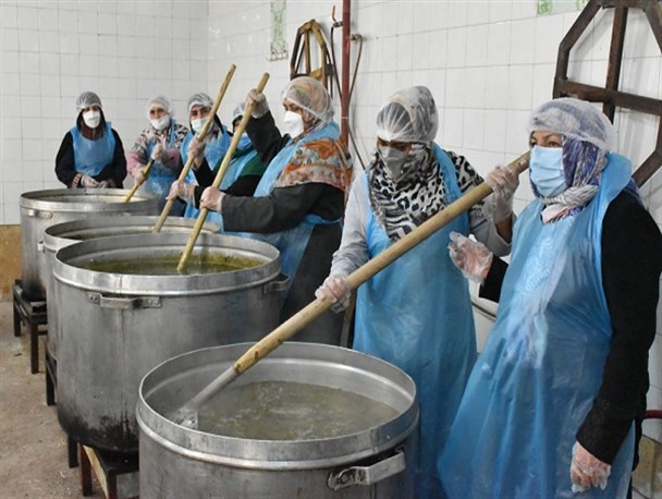 تهیه و توزیع ۸ هزار پرس شله و آشن نذری در شب میلاد کریم اهل بیت در بجنورد