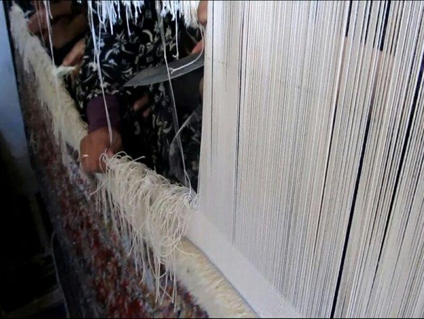 اهدای دو تخته فرش از بخش درح سربیشه به عتبات عالیات