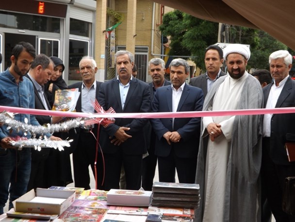 افتتاح نمایشگاه کتاب به مناسبت نیمه شعبان در ملکان