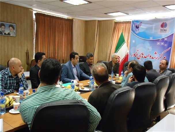 ظرفیت دانشگاهها و پژوهش های صنعتی را در شهرک های صنعتی استفاده کنیم
