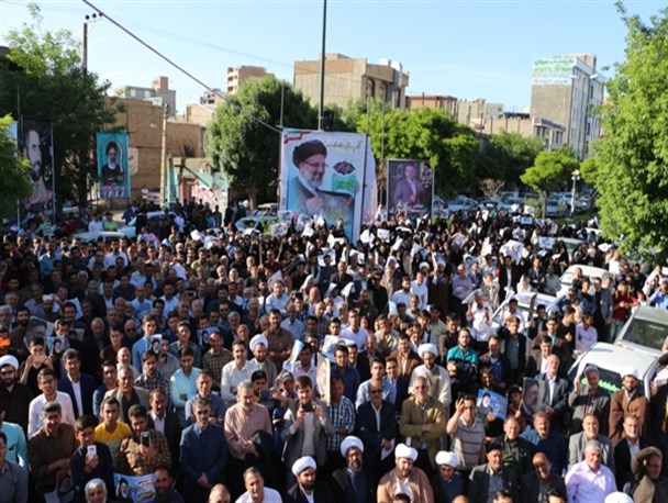 سکانس آخر تبلیغات انتخاباتی/ هیجان در آخرین روز تبلیغات انتخاباتی در میاندوآب به اوج رسید+ تصاویر