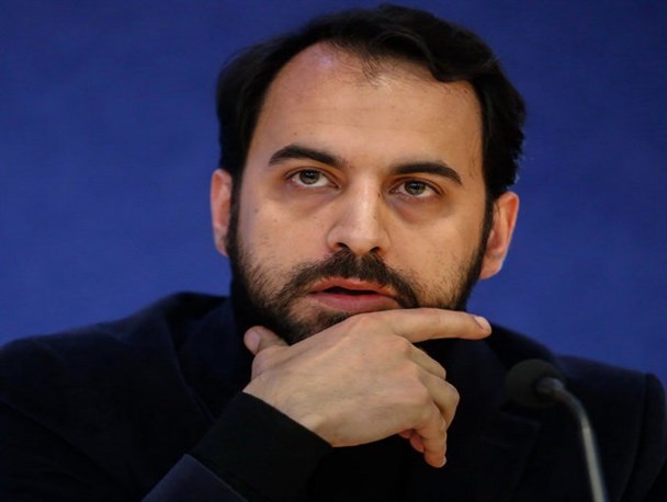 حجت‌الاسلام رئیسی می‌تواند با مدیریت انقلابی کشور را از رکود خارج کند