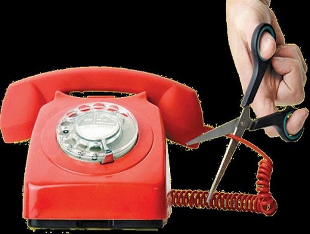 قطعی چند‌ماهه تلفن ثابت در محلات جنوبی شهر بوشهر/ دانش‌آموزانی که دچار مشکل شدند