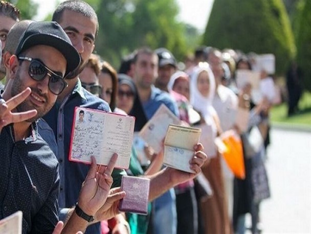 مشارکت جوانان در انتخابات و امید به آینده‌ای روشن/دولت جوان و حزب‌اللهی علاج مشکلات کشور است