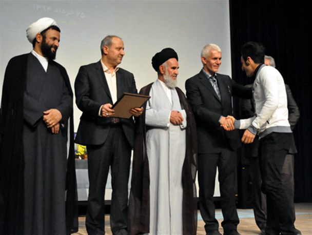سومین آیین تجلیل از جوانان برتر در بناب برگزار شد+ تصاویر