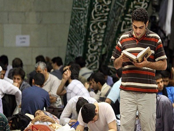 حضور در میهمانی خدا با چاشنی اعتکاف در حرم مطهر رضوی/ امام مهربانی‎ها میزبان دانش آموزان معتکف خراسان رضوی