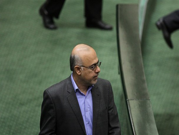 به استانداری فارس تذکر دهید با پرهیز از رفتارهای تحریک آمیز غلط، از مشکلات امنیتی جلوگیری نمایند
