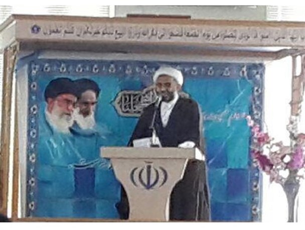 قوه قضائیه با وضع قوانین و نظارت دقیق ، جلوی حقوق های بالا را بگیرند