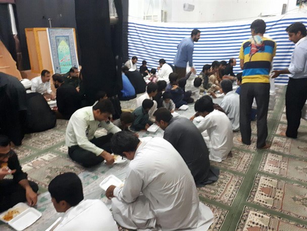 ضیافت افطار شیعه و سنی در شهرستان سرباز+تصاویر