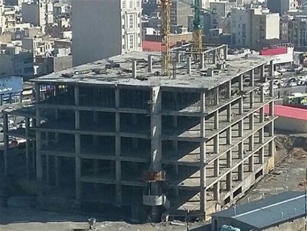 سریال ساخت و سازهای ناتمام همچنان ادامه دارد/ انتظار اهالی فرهنگ و هنر اراک برای بهره‌برداری از بزرگ‌ترین کتابخانه عمومی کشور 12 ساله شد