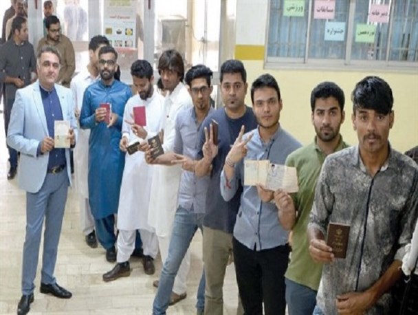 ایران یکپارچه آماده خلق حماسه‌ای دیگر/ شیعه و سنی می‌آییم زیرا ...