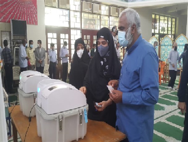 آغاز رای‌گیری در هرمزگان/ موج خروشان شیعه و سنی هرمزگانی در پای صندوق‌های رای