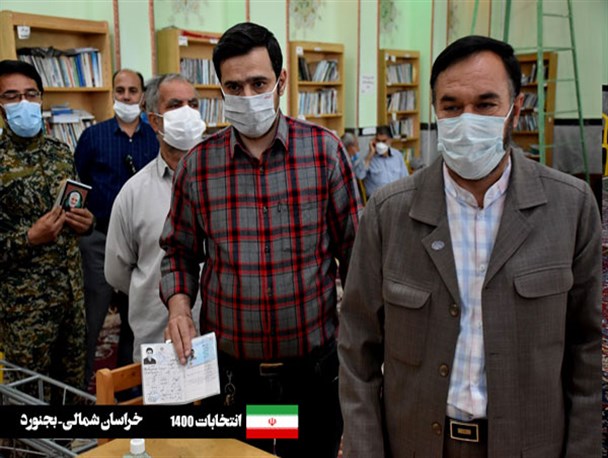 حضور پرشور مردم در صف‌های رأی‌گیری در مرکز خراسان شمالی