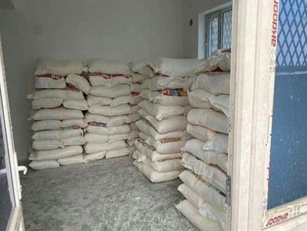 کشف ۲۵ تن آرد احتکار شده در جویبار