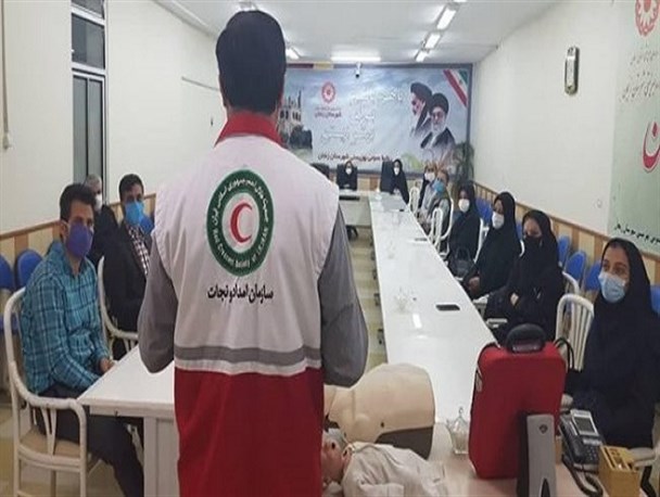 ۲۰ هزار نفر در لرستان آموزش های همگانی را فرا می گیرند