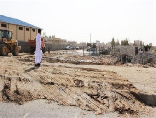 دیوار تنها مجتمع ورزشی دانش آموزی سیستان وبلوچستان تخریب شد/ مخالفت دادستان هم مانع از فروریزی دیوار نشد