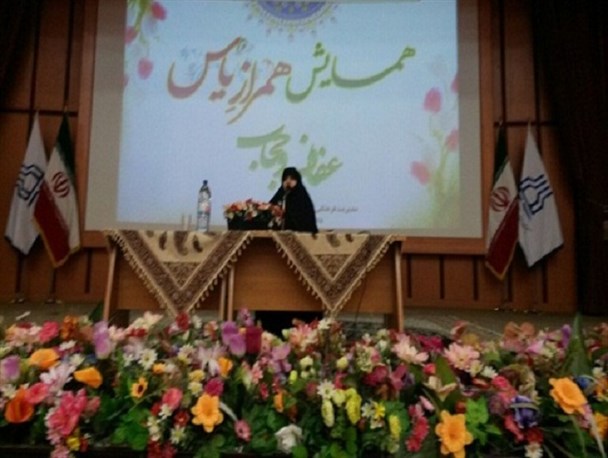 لبخند مسئولان به دشمن، مانع بزرگ گسترش حجاب و عفاف در سطح جامعه است