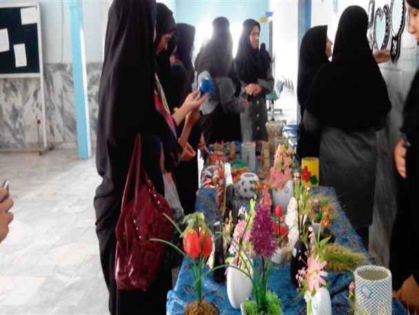 ۳۰ معلول کم توان ذهنی در مرکز حرفه آموزی نیمروز آموزش می بینند