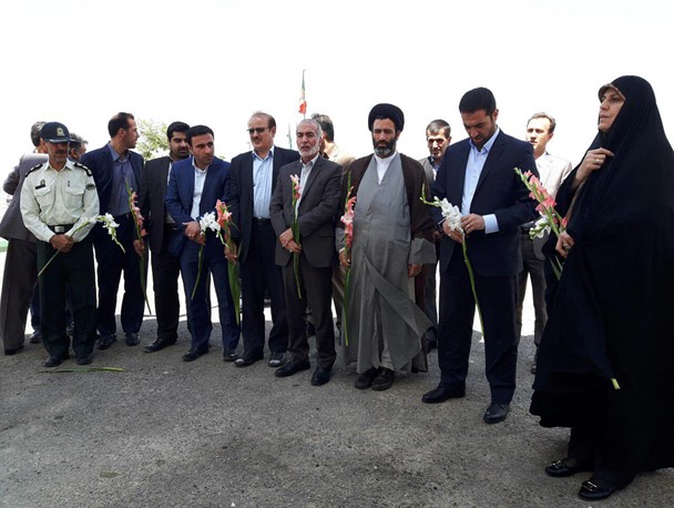 معاون رئیس جمهوری به مقام شامخ شهدای گمنام سنقروکلیایی ادای احترام کرد