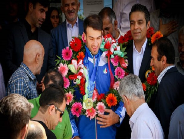 مراسم استقبال از ملی پوشان کاراته استان+تصاویر