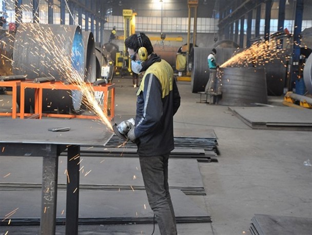 دستگاه‌ها برای رفع مشکلات واحد‌های تولیدی و صنعتی پای کار باشند