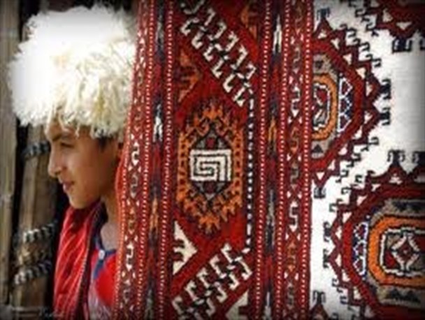 فرش و دست بافته های ترکمن و کرمانجی ثبت جهانی می شود
