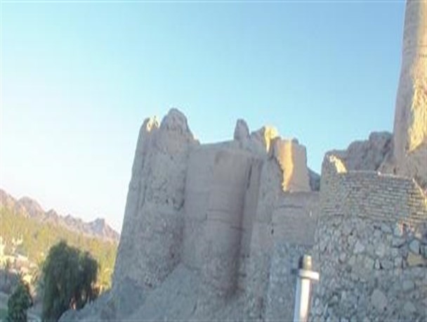 قلعه تاریخی منوجان ،سرمایه ای فراموش شده