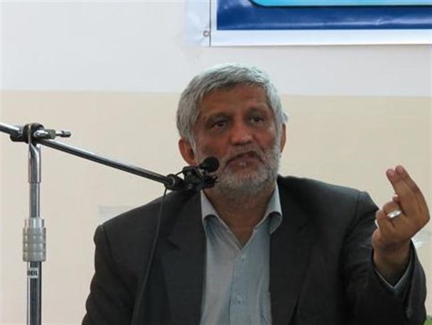 باید همه بدانند فردی که با چوب و چماق به نهی از منکر می پردازد، از ما نیست