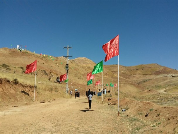 بازدید دانش آموزان دختر بردسکن از مناطق عملیاتی غرب کشور