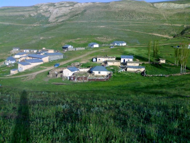 هنوز برق به مناطق ییلاقی روستای هیکو نرسیده!/مناطق ییلاقی روستایی که هنوز در تاریکی به سر می برد