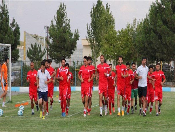 ژنرال و سربازانش در پادگان/ ورزشگاه اختصاصی محل بازی با پرسپولیس می‌شود؟ + تصاویر