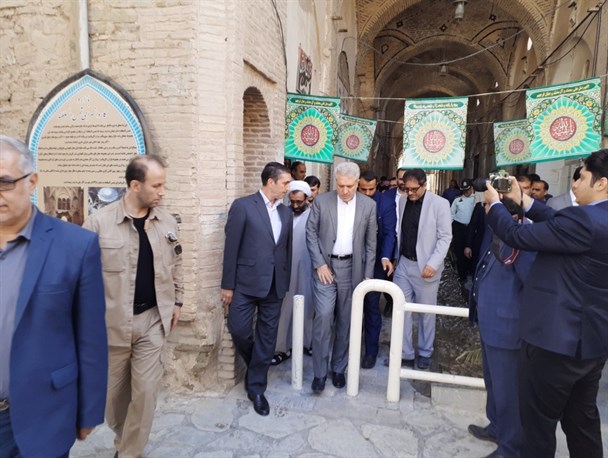 عکس/بازدید رئیس سازمان میراث فرهنگی کشور از بازار تاریخی نراق