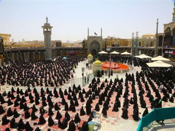 تصاویری از  قامه نماز ظهر عاشورا در حرم حضرت معصومه(س)